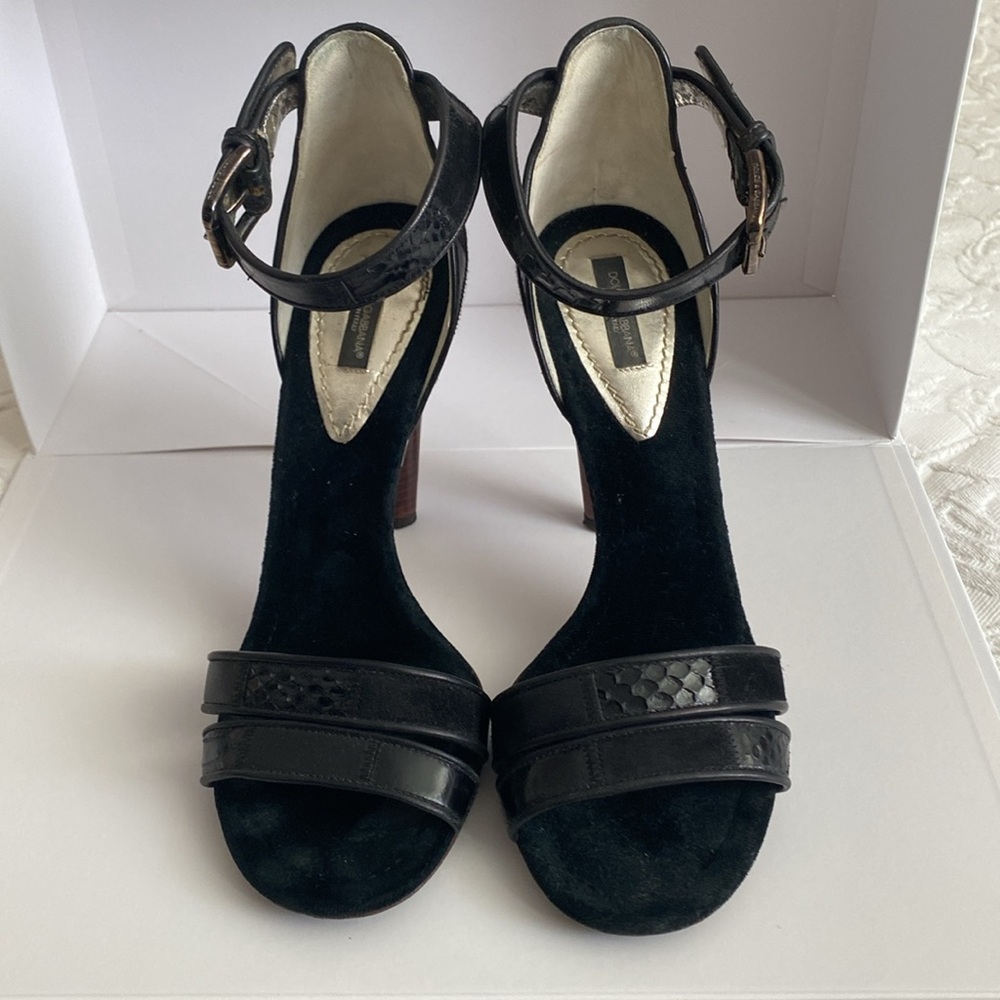 Dolce & Gabbana Black Leather Sandals Size EU 39.5 USA 9 .MSRP $795